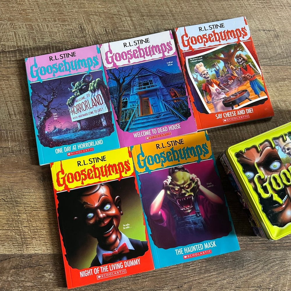Collectors Scholastic Goosebumps Book Set with metal tin